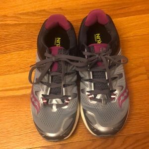Saucony Everun women’s sz 8